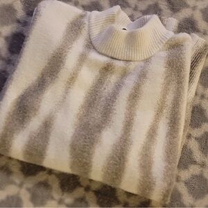 Charlie B mock turtleneck sweater M
